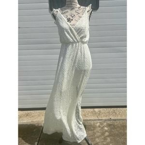 BNwoT - Francesca’s - Mi Ami - Sz M - Elegant White Lace Flutter Sleeve Dress